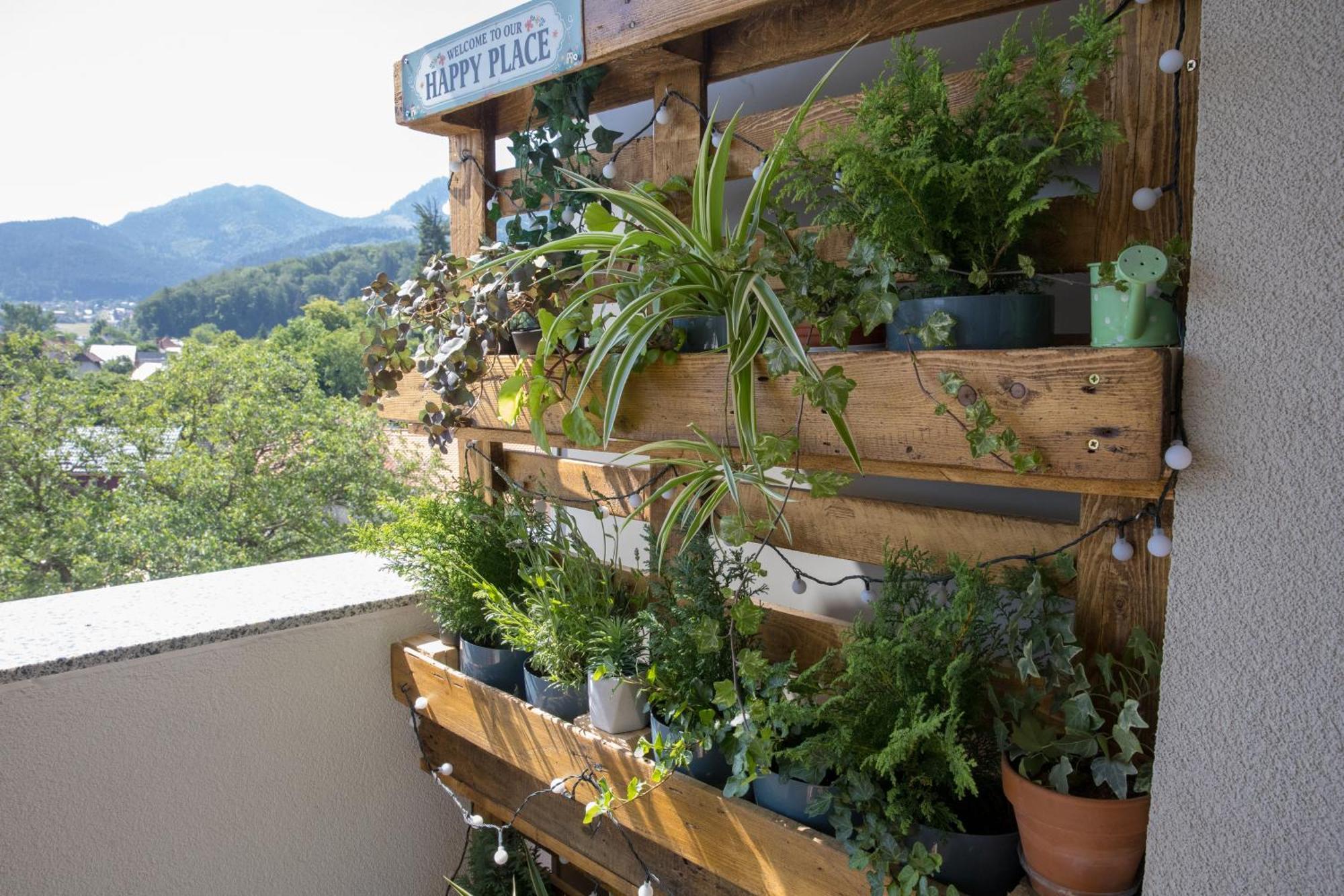 Mountain And View With Underground Parking Appartamento
