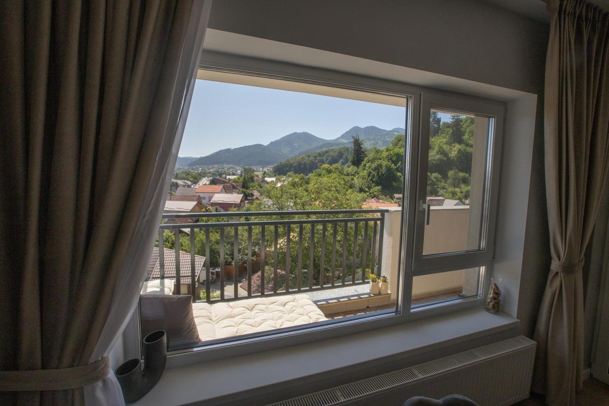 Mountain And View With Underground Parking Braşov